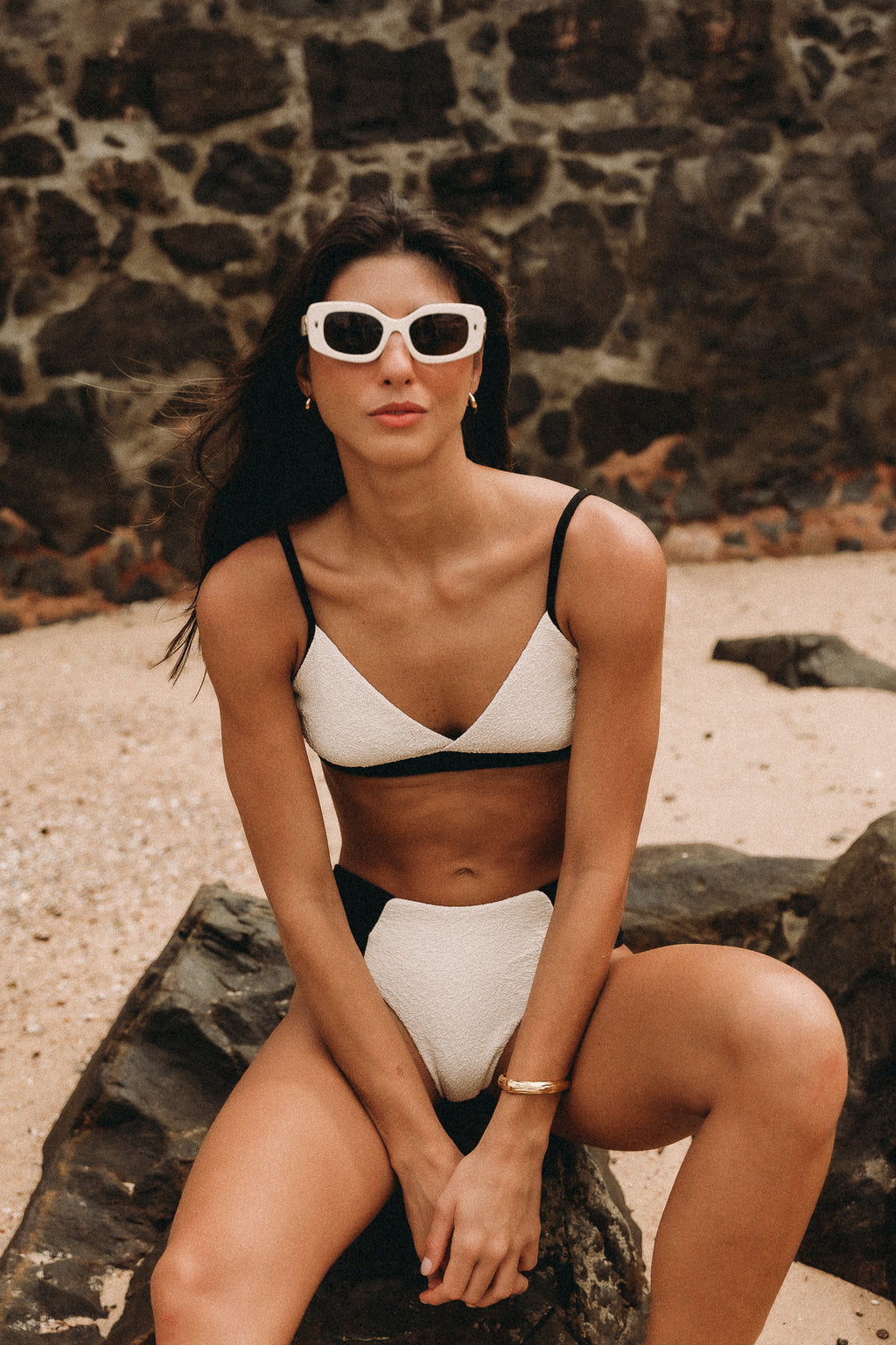 Top Veronica - Off White com Black