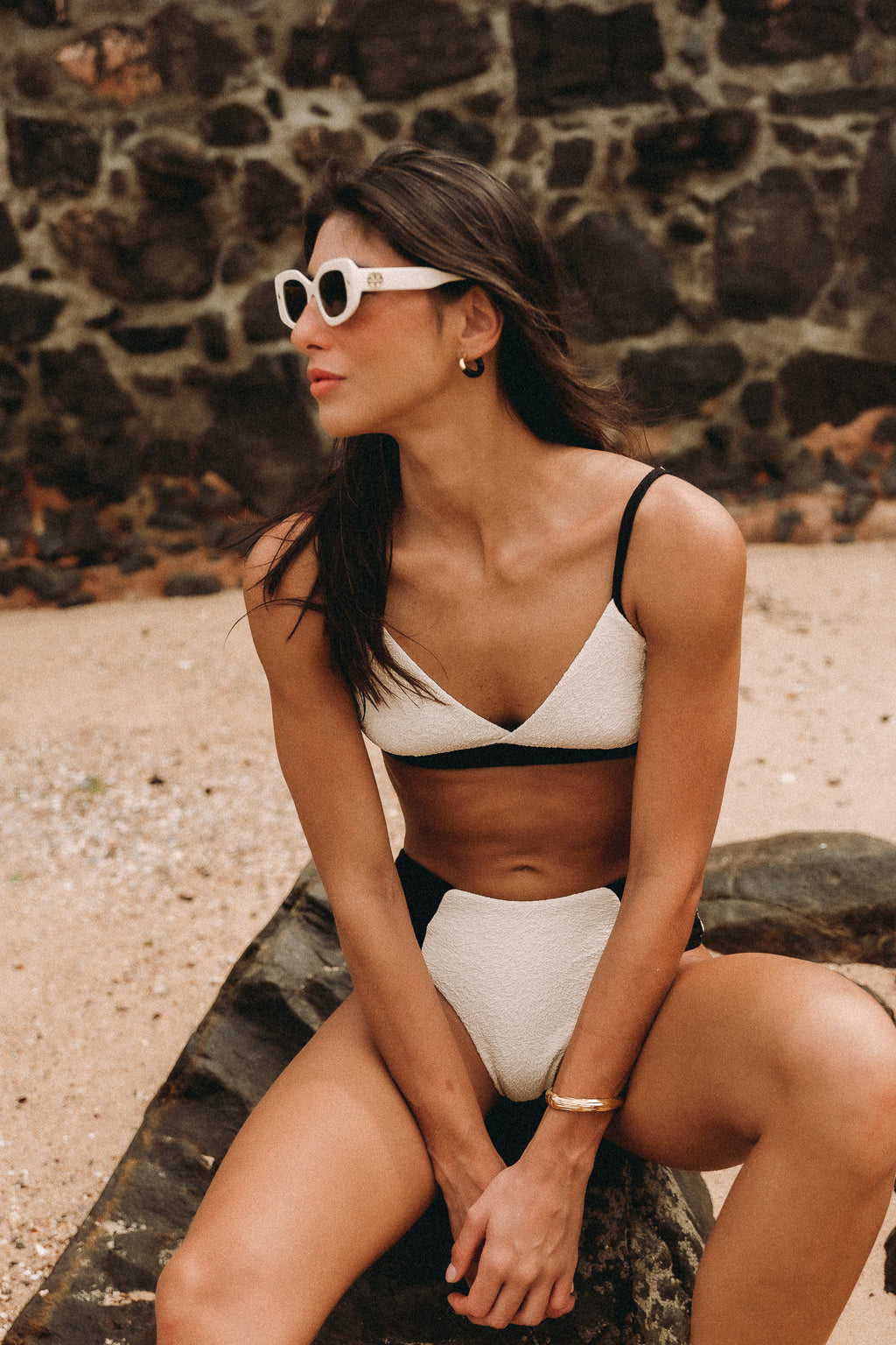 Top Veronica - Off White com Black